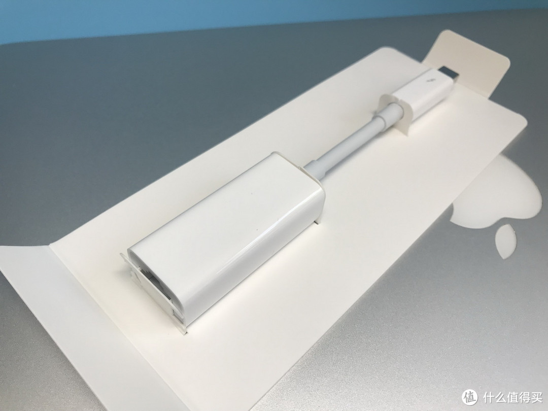 Macbook生产力的好搭配：Apple 雷雳 VGA & 千兆以太网转接器