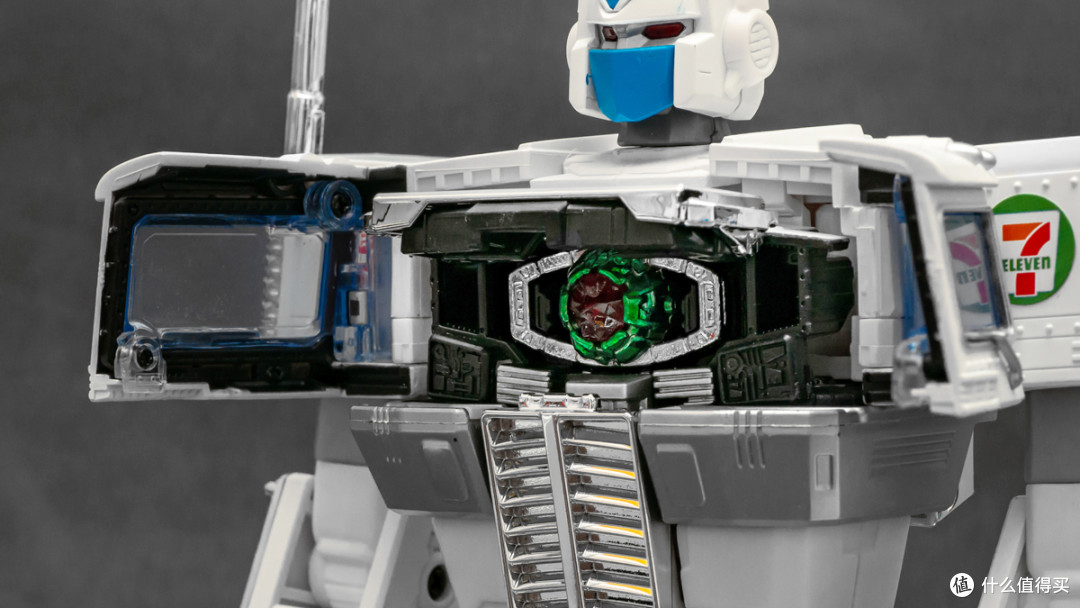 便利店大哥！Takara Tomy 变形金刚 × 711 限定版MP10 擎天柱 开箱