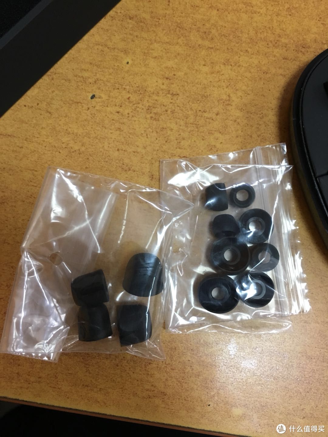 评测报告:唱吧 双动铁三单元圈铁耳机(草席背景版)