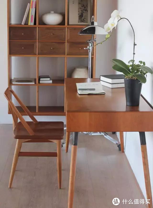 素元木作的书房，桌子椅子加柜子，统统有细脚
