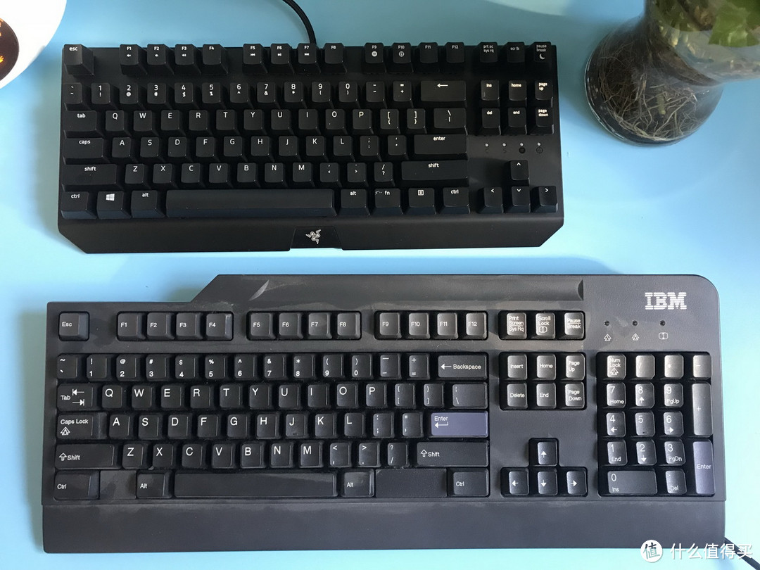 大妈又送键盘了：Razer 雷蛇 BlackWidow X 竞技版87键 游戏机械键盘开箱