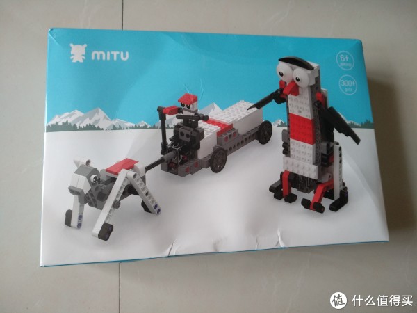 正面是米兔积木的两种变形展示