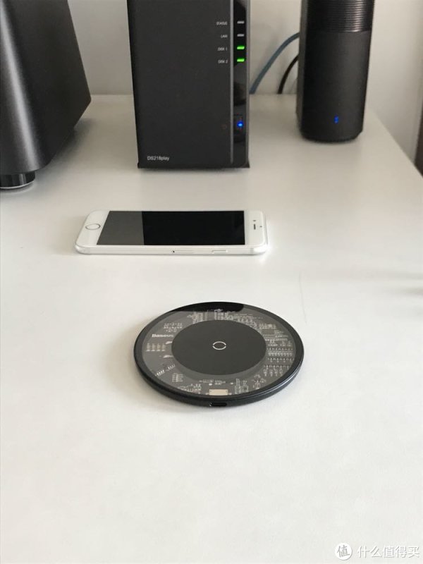 扔桌上当装饰