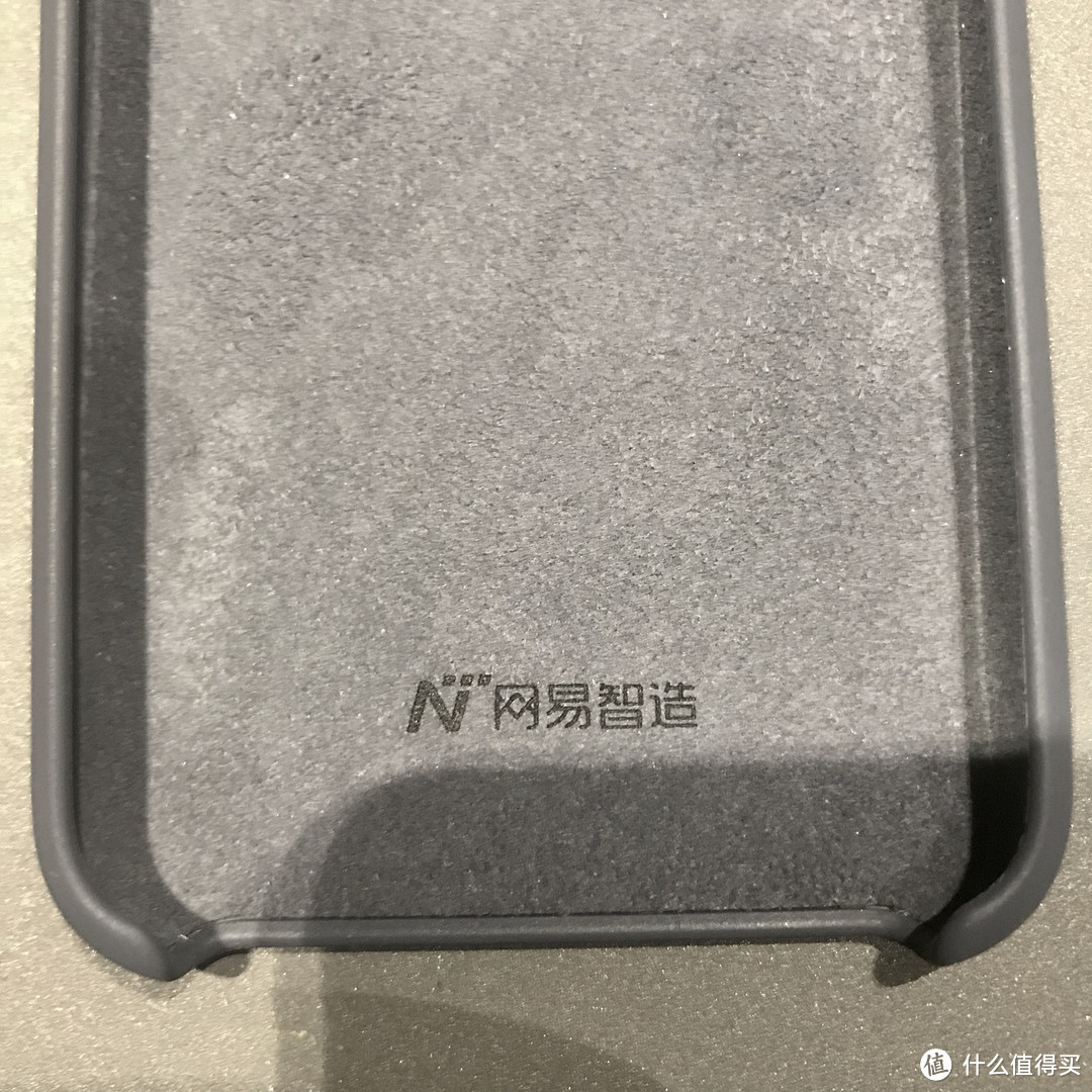 苹果发布会的当晚 我给iPhone 7换了贴膜 顺便告诉你严选的手机壳值不值得买