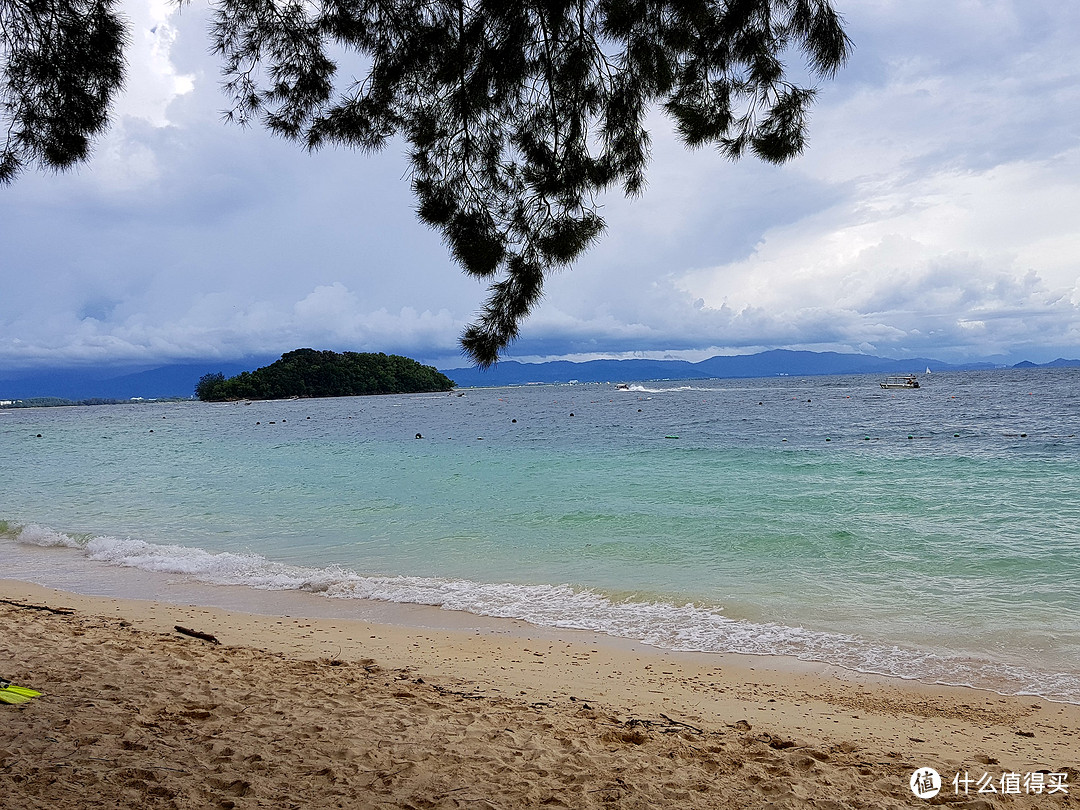 登岛后，前方区域就是可以浮潜的地方