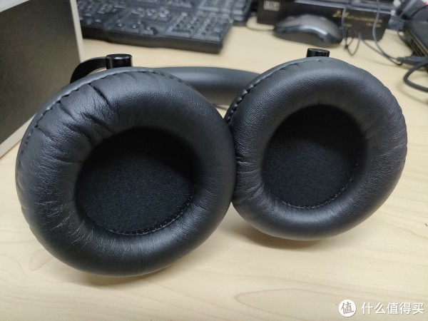 耳罩内部