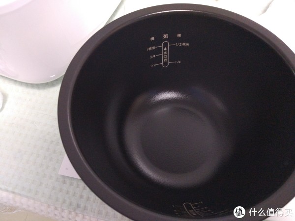 这就是那一口铁锅啦这边是烧粥的刻度