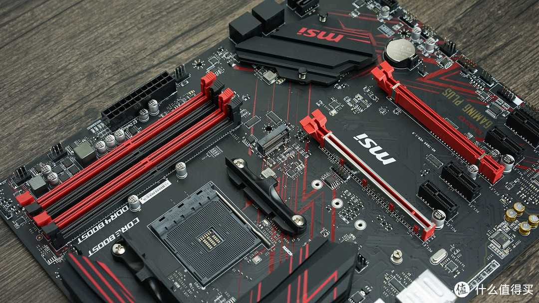 谁是真正的游戏神U?i7 8700K/Ryzen7 2700X同频战个痛!