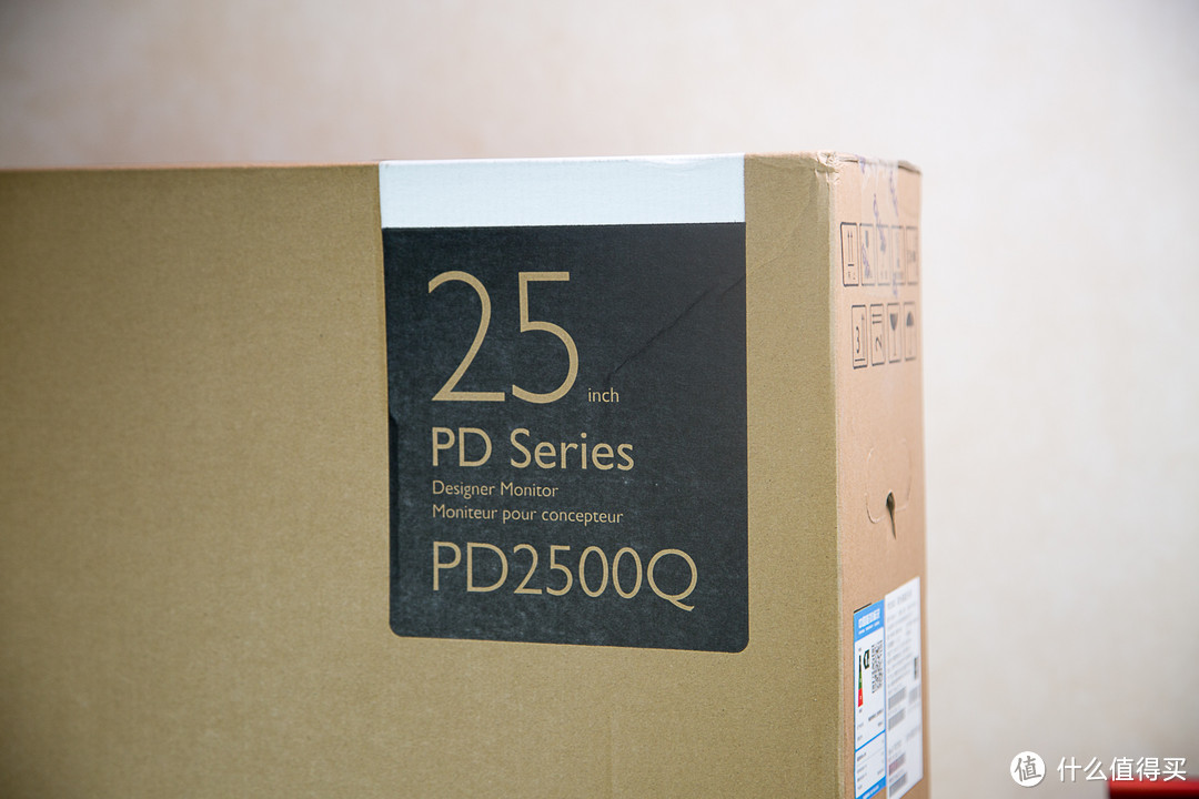 2K专业显示器？这款为专业设计师的明基 PD2500Q 到底如何？（附1080P屏幕对比）