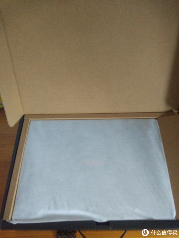 开箱了，电脑都是这样的袋子吧
