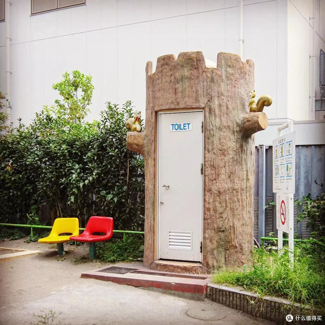 这个奇葩摄影师跑遍全国,只为拍下这些公共厕所,画风清奇....