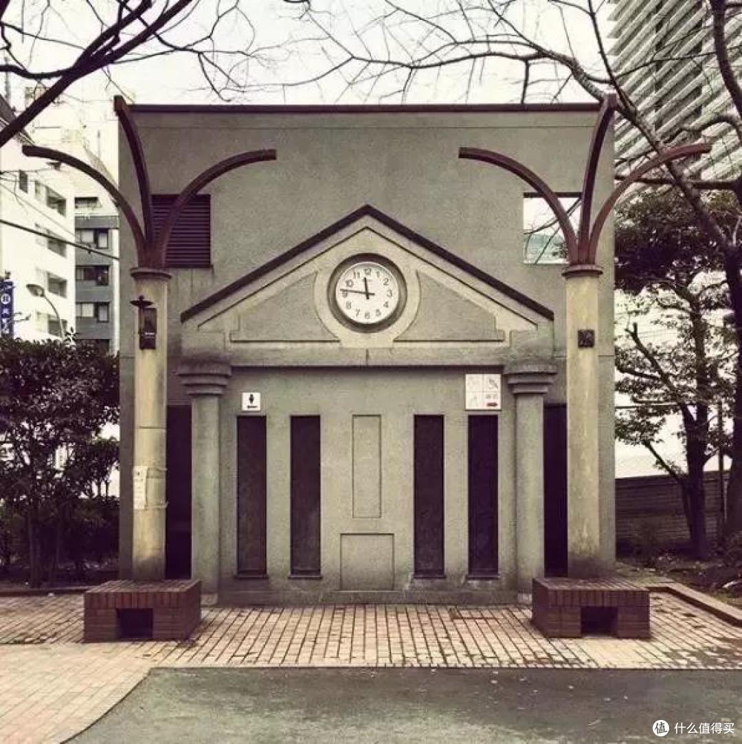 这个奇葩摄影师跑遍全国,只为拍下这些公共厕所,画风清奇....
