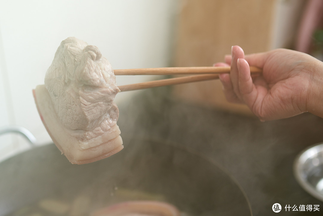 厨房小白也能做的蒜苗回锅肉，简单美味，一不小心就下三碗饭！