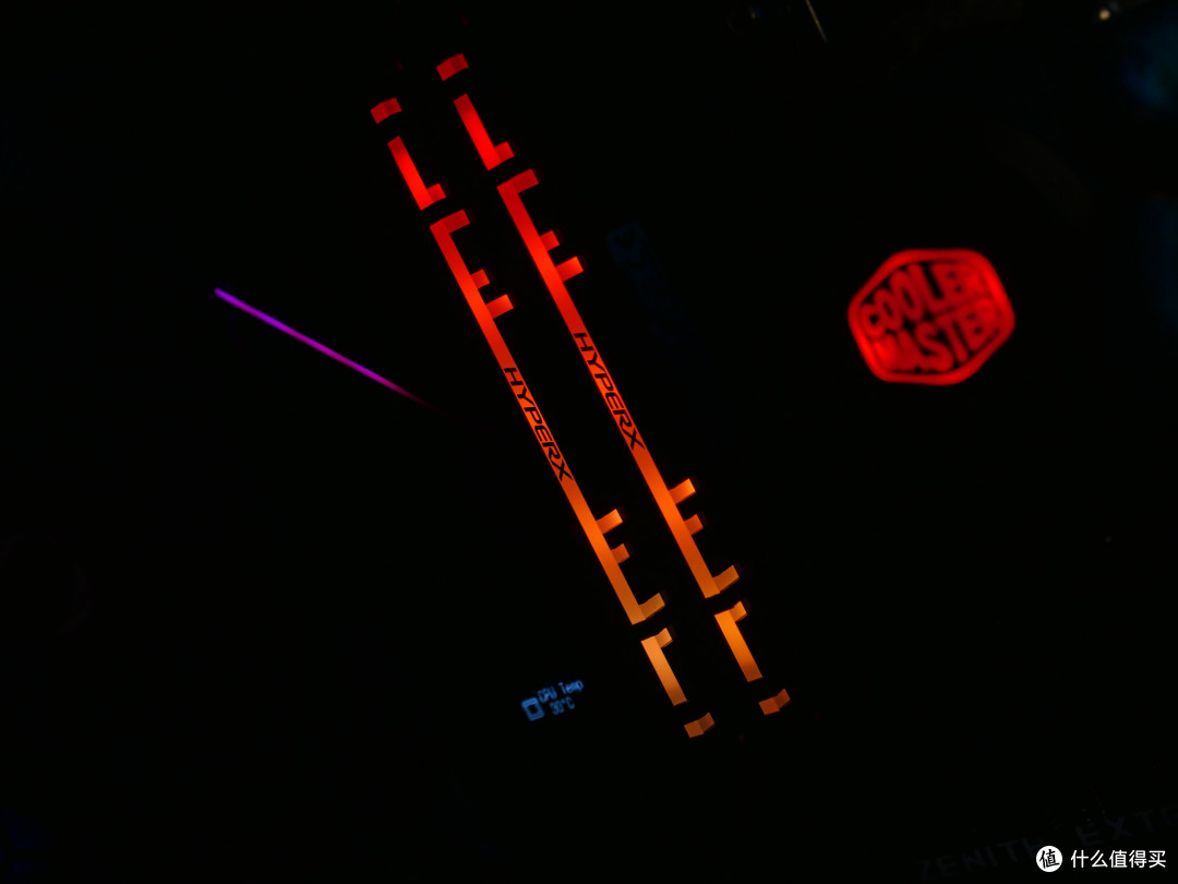 RGB+高频Bdie革故鼎新之作：金士顿Predator RGB 3600MHz 2x8G内存开箱