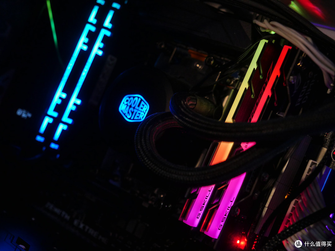RGB+高频Bdie革故鼎新之作：金士顿Predator RGB 3600MHz 2x8G内存开箱