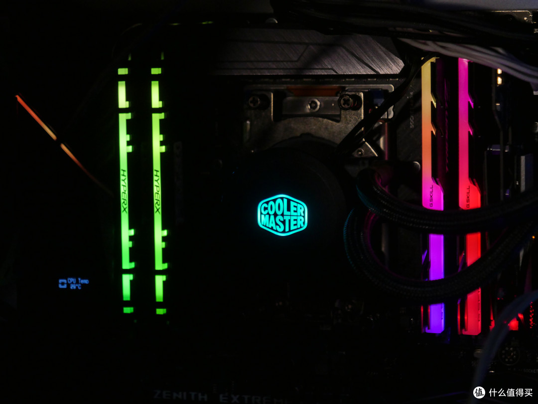 RGB+高频Bdie革故鼎新之作：金士顿Predator RGB 3600MHz 2x8G内存开箱