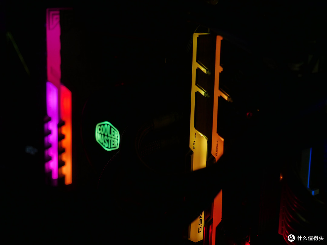 RGB+高频Bdie革故鼎新之作：金士顿Predator RGB 3600MHz 2x8G内存开箱