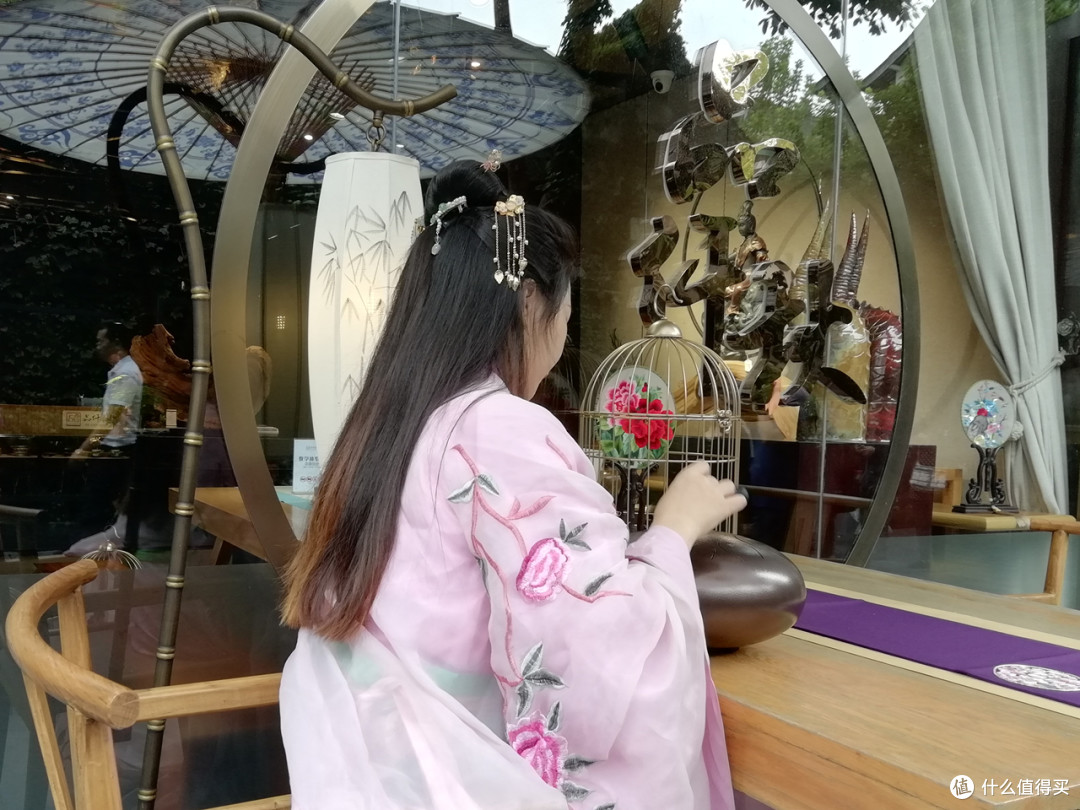 千元搞定全屏双摄工作机—荣耀9i