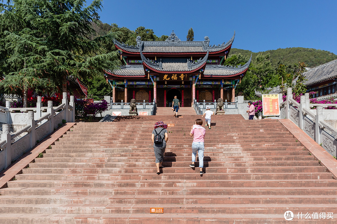 登上入寺，小朋友冲在最前面