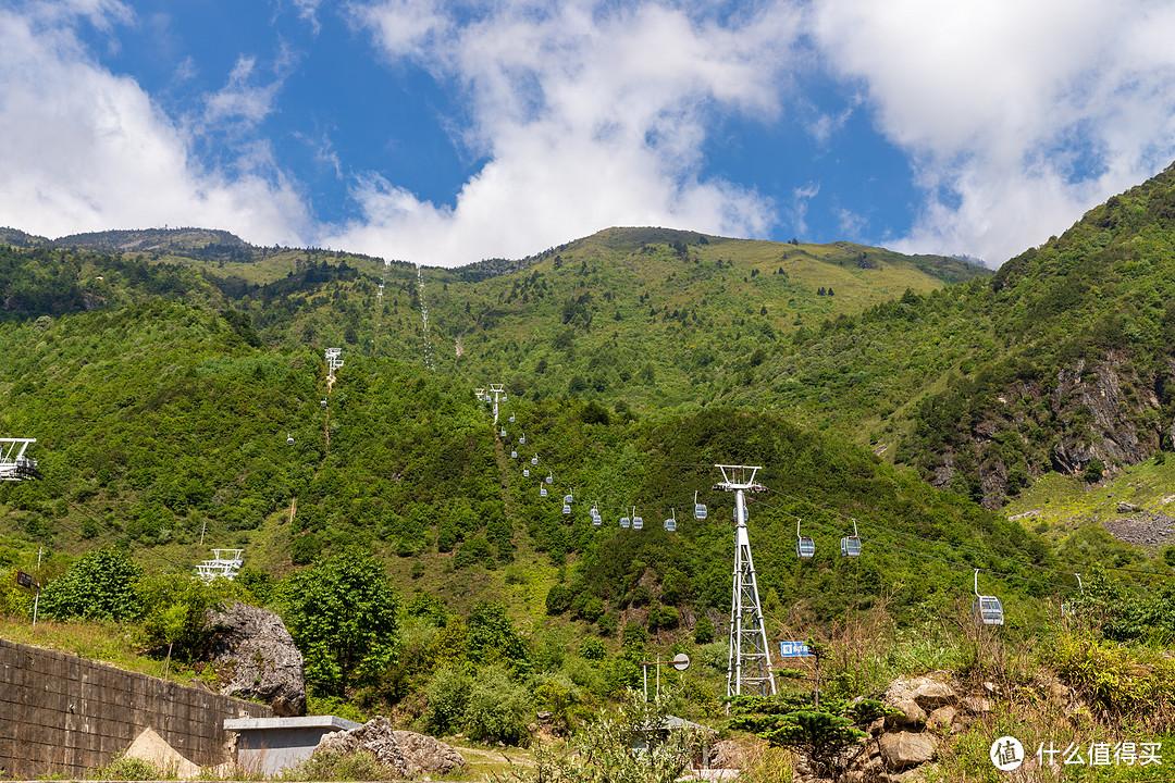 远眺山峰，亚洲最长索道