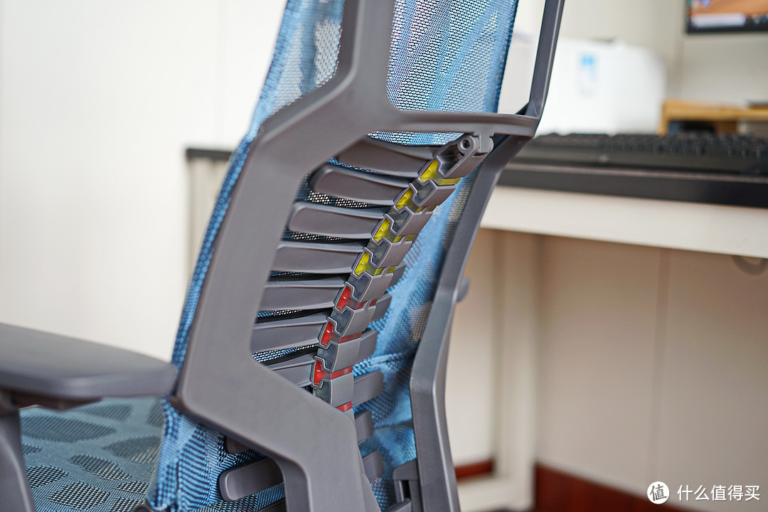 再让你的脊椎“受气”了！人体工学椅的秘密，你真的知道吗？