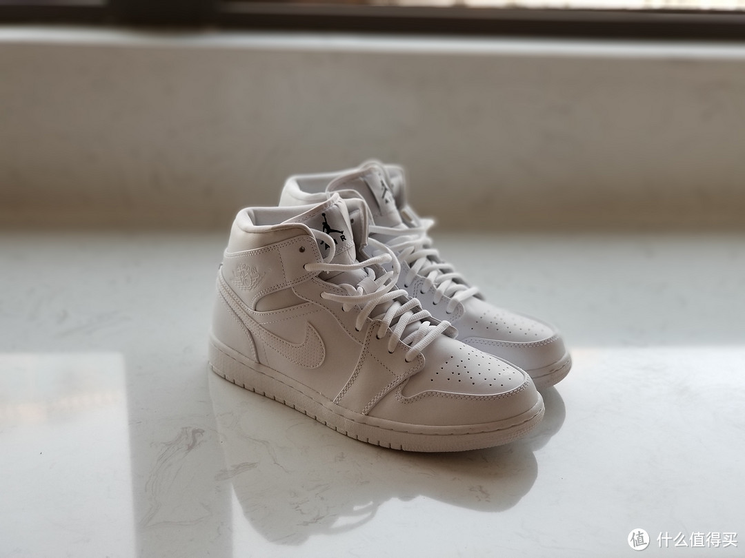 我的第一双AJ：Air Jordan 1纯白 篮球鞋开箱试穿（附真人兽）