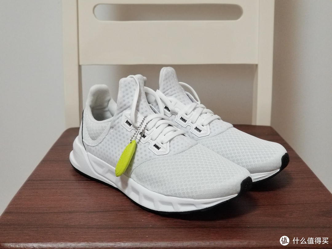 白菜价小白鞋：Adidas 阿迪达斯 falcon elite 5 运动鞋开箱上脚（真人兽）