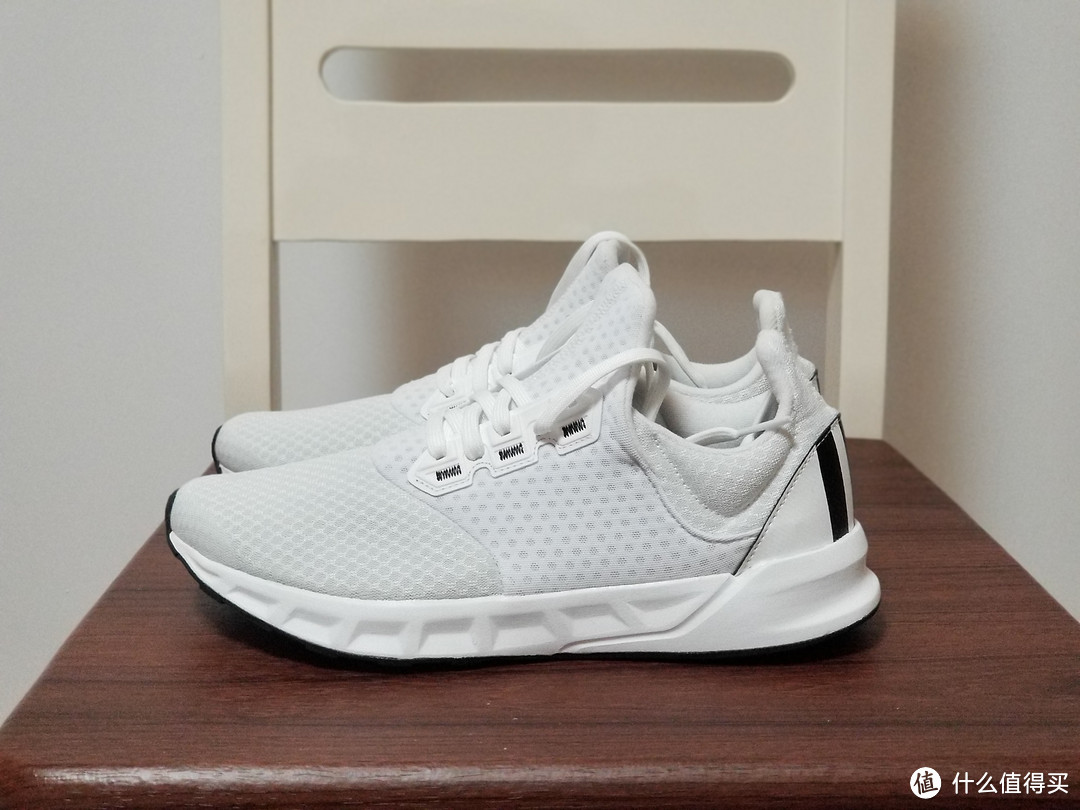 白菜价小白鞋：Adidas 阿迪达斯 falcon elite 5 运动鞋开箱上脚（真人兽）