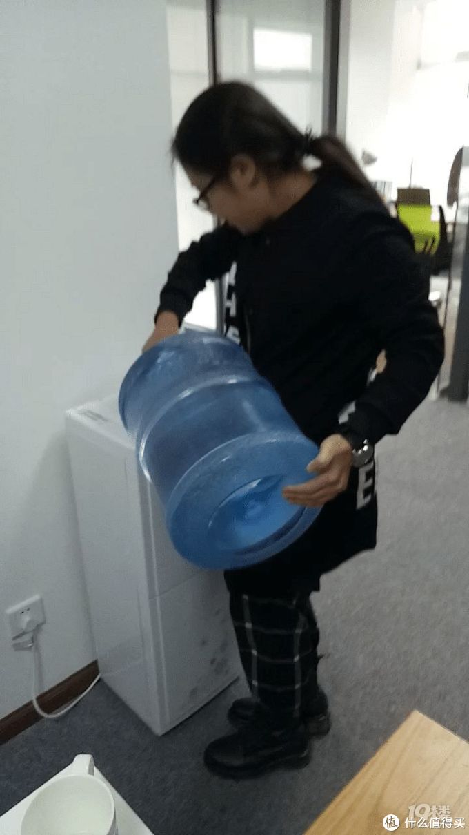 换水超轻松的饮水机了解一下?安吉尔下置桶冷热饮水机评测