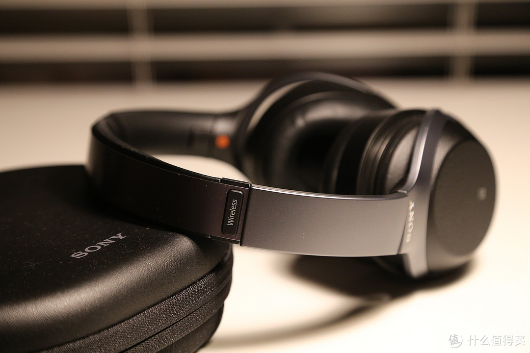 BOSE QC35 II  vs SONY 索尼 MDR-1000XM2 耳机