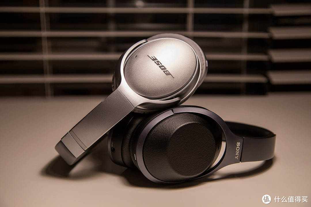 BOSE QC35 II  vs SONY 索尼 MDR-1000XM2 耳机