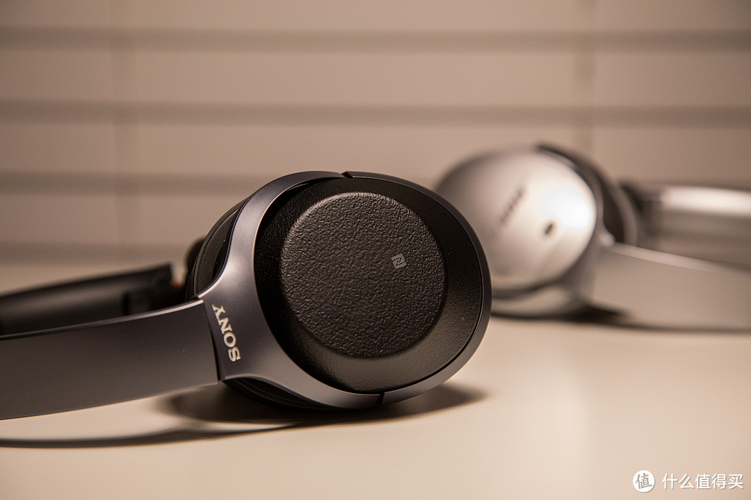 BOSE QC35 II  vs SONY 索尼 MDR-1000XM2 耳机