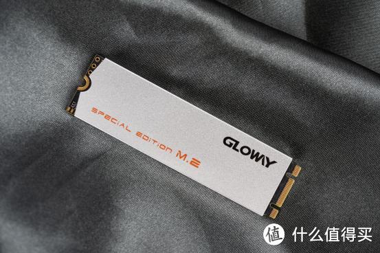 发现彩蛋，光威骁将NVMe SSD，入门级的价格，超越入门级的性能体验