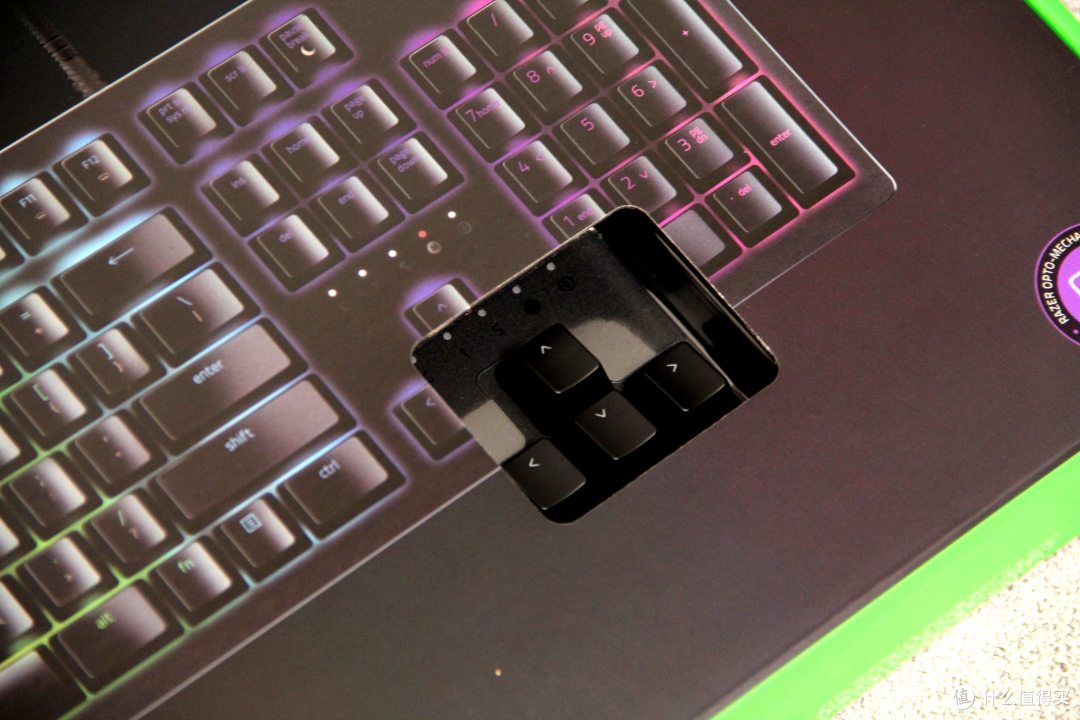 雷蛇键盘只能玩儿游戏?不存在的-雷蛇RAZER 猎魂光蛛游戏光学机械键盘评测