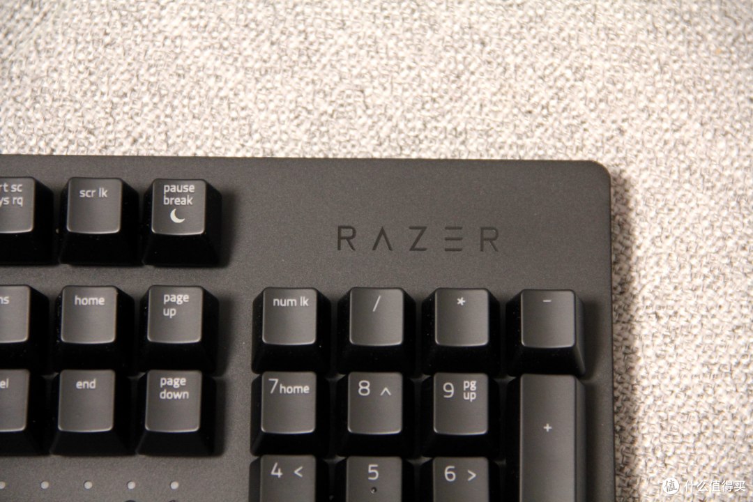 雷蛇键盘只能玩儿游戏?不存在的-雷蛇RAZER 猎魂光蛛游戏光学机械键盘评测