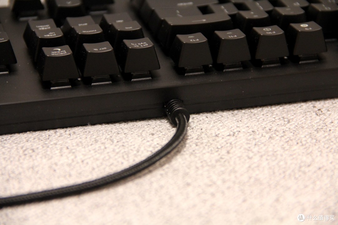 雷蛇键盘只能玩儿游戏?不存在的-雷蛇RAZER 猎魂光蛛游戏光学机械键盘评测