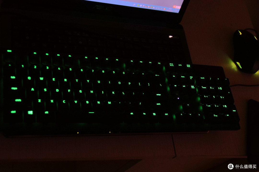 雷蛇键盘只能玩儿游戏?不存在的-雷蛇RAZER 猎魂光蛛游戏光学机械键盘评测