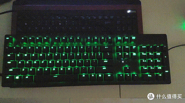 雷蛇键盘只能玩儿游戏?不存在的-雷蛇RAZER 猎魂光蛛游戏光学机械键盘评测
