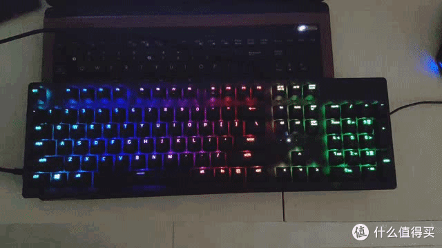 雷蛇键盘只能玩儿游戏?不存在的-雷蛇RAZER 猎魂光蛛游戏光学机械键盘评测
