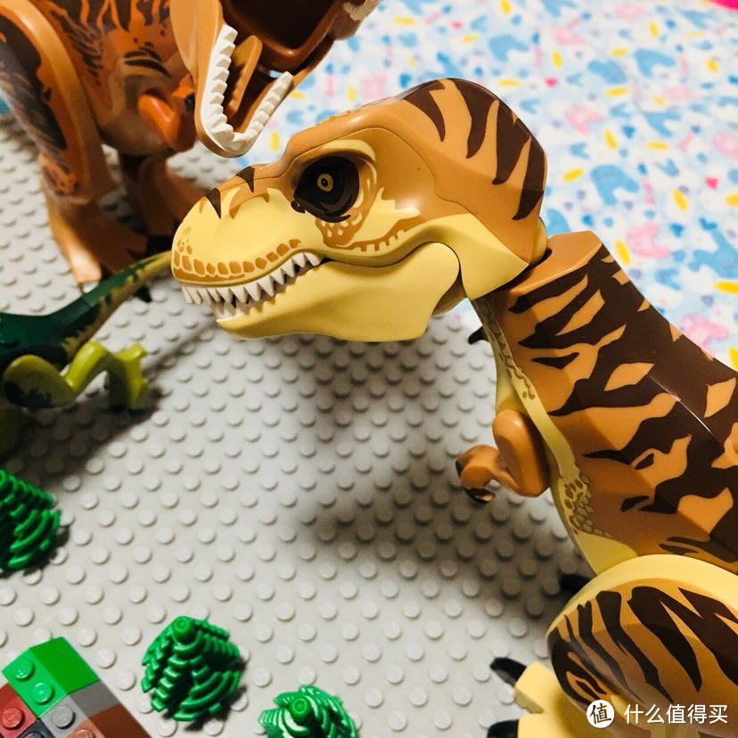 我的LEGO侏罗纪小世界—乐高侏罗纪世界系列恐龙配件晒单