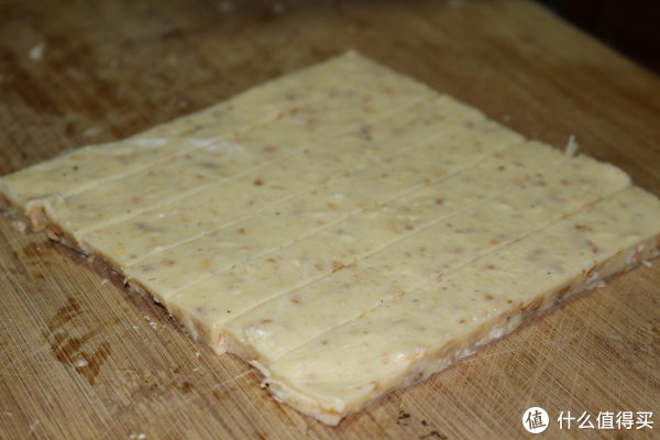 十一空闲做啥好?带着俩娃DIY制作手工牛轧糖