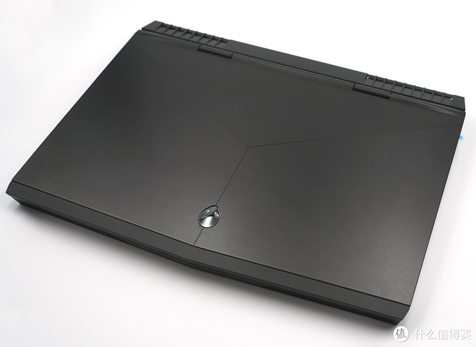 双固态上身 RGB再升级 Alienware 17 R5开箱评测