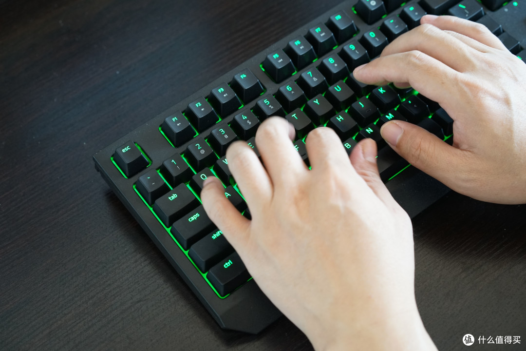 就为这一抹绿—RAZER 雷蛇 黑寡妇 标准版 鼠标上手体验