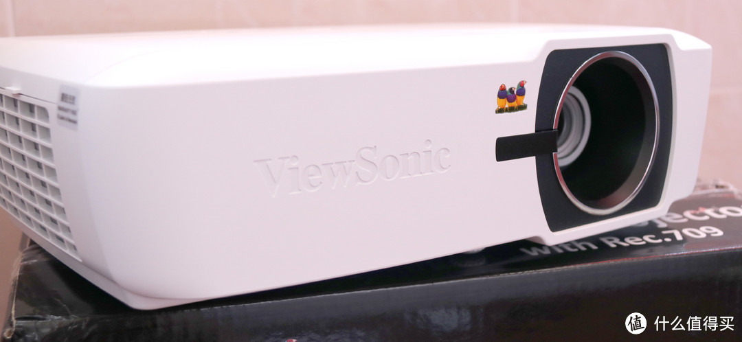 肥宅在家打游戏 最好买部投影机— ViewSonic 优派PX725HD使用体验快报