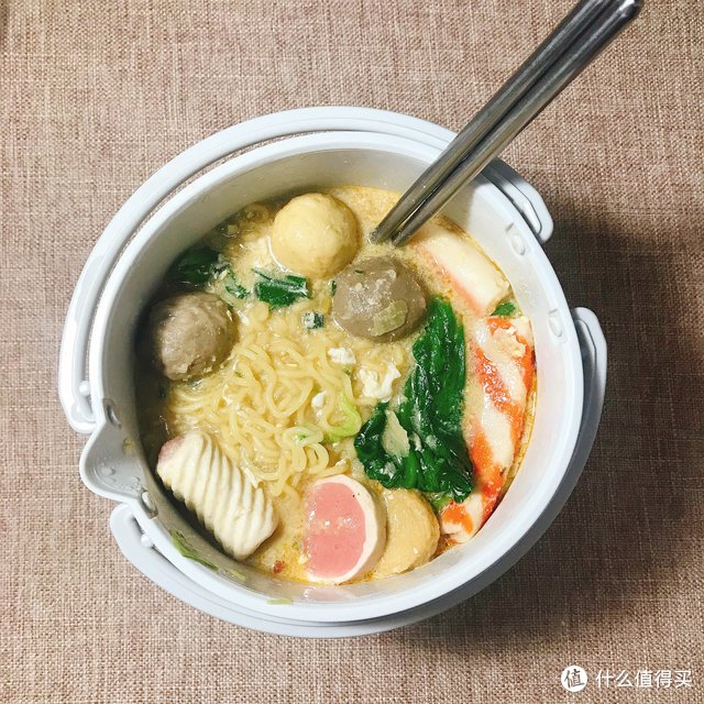 孤独人的在孤独的夜晚煮了一碗温暖的面——北欧欧慕 A6 多功能折叠电煮锅