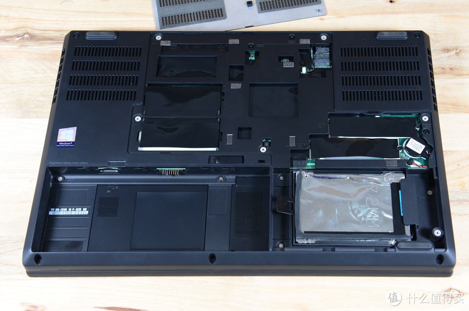 黑色性能板砖，Lenovo 联想Think Pad P52工作站开箱