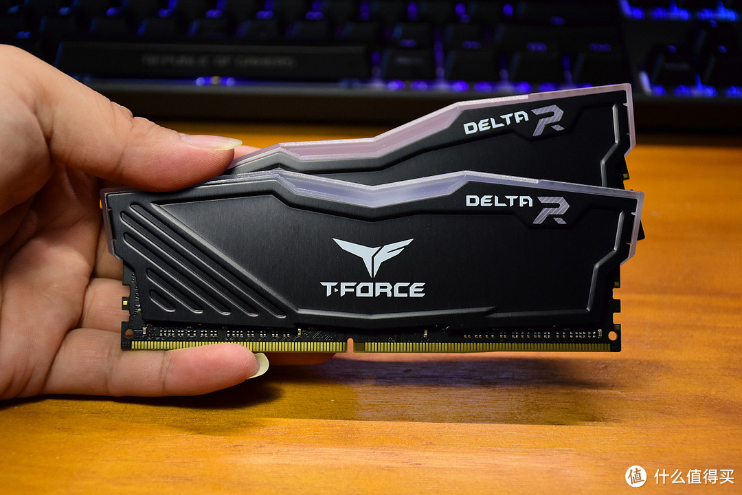 小姨子来了没啥好接待的,装个机吧!暨 酷冷至尊 MB520 旋风机箱 + MWE GOLD 650W 电源开箱
