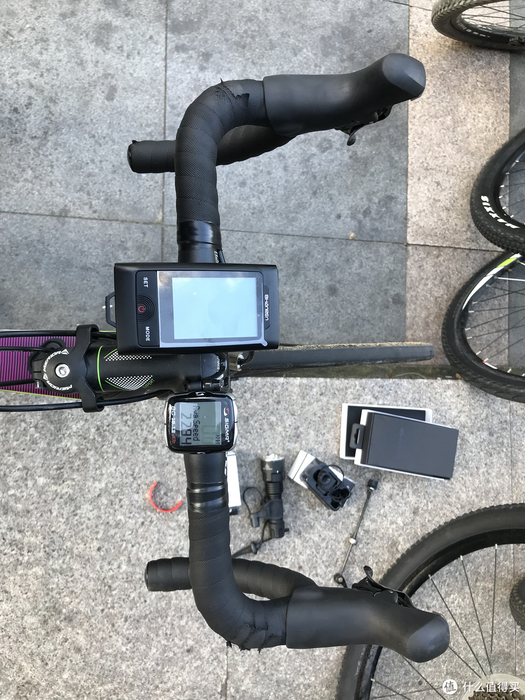 菜腿骑行者的动力，我的第一款智能单车配件-山人技术智能GPS码灯测评