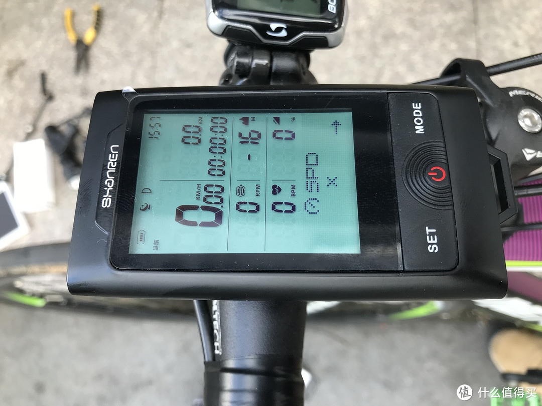 菜腿骑行者的动力，我的第一款智能单车配件-山人技术智能GPS码灯测评
