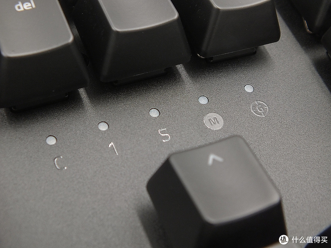 猎魂光蛛游戏光学机械键盘——外形端正灯光内敛的新秀